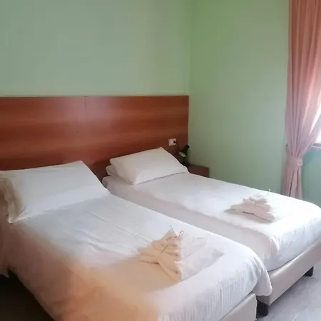Casa Atena Pensión 3*