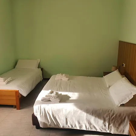 Pensión Casa Atena 3*